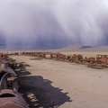 Cementery_of_trains_at_Uyuni_on_Bolivia_andes.jpg
