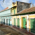 Colorful_traditional_houses_in_the_colonial_town_of_Trinidad.jpg