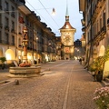Alley_to_the_clocktower_on_the_old_part_of_Bern.jpg