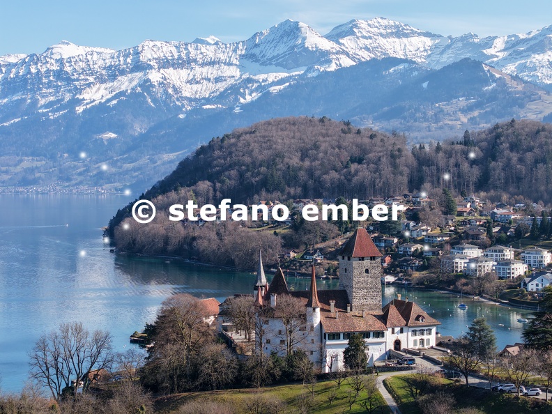 Fort_of_Spiez_on_lake_Thun_in_Switzerland.jpg
