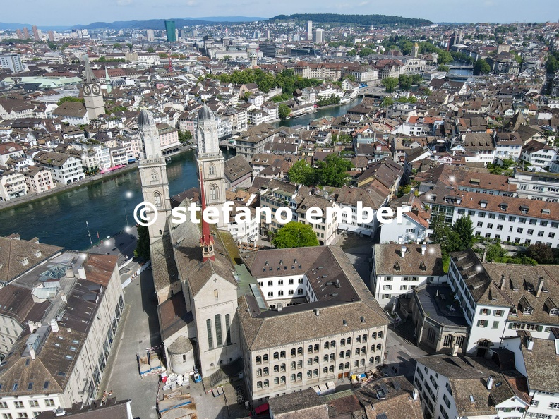 The_center_of_Zurich_on_Switzerland.jpg