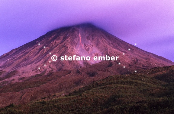 Molten cinder blocks falling down Arenal volcano