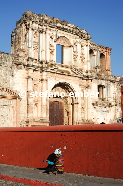 Ruins_of_El_Carmen_church_at_Antigua_.jpg