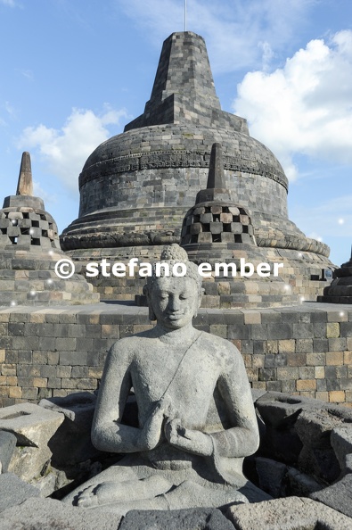 The_temple_of_Borobudur_on_Java_island.jpg