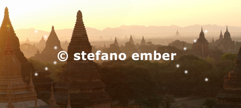 Silhouettes_of_ancient_Buddhist_Temples_by_sunrise_at_Bagan.JPG