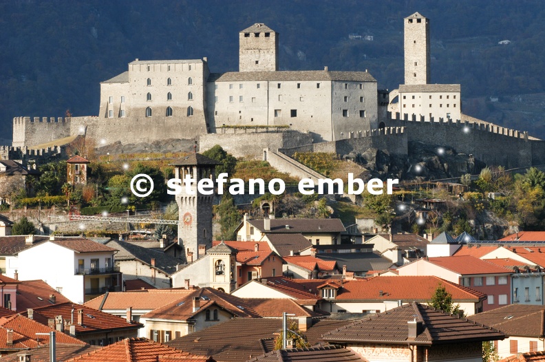 Castle_of_Castelgrande_at_Bellinzona.jpg